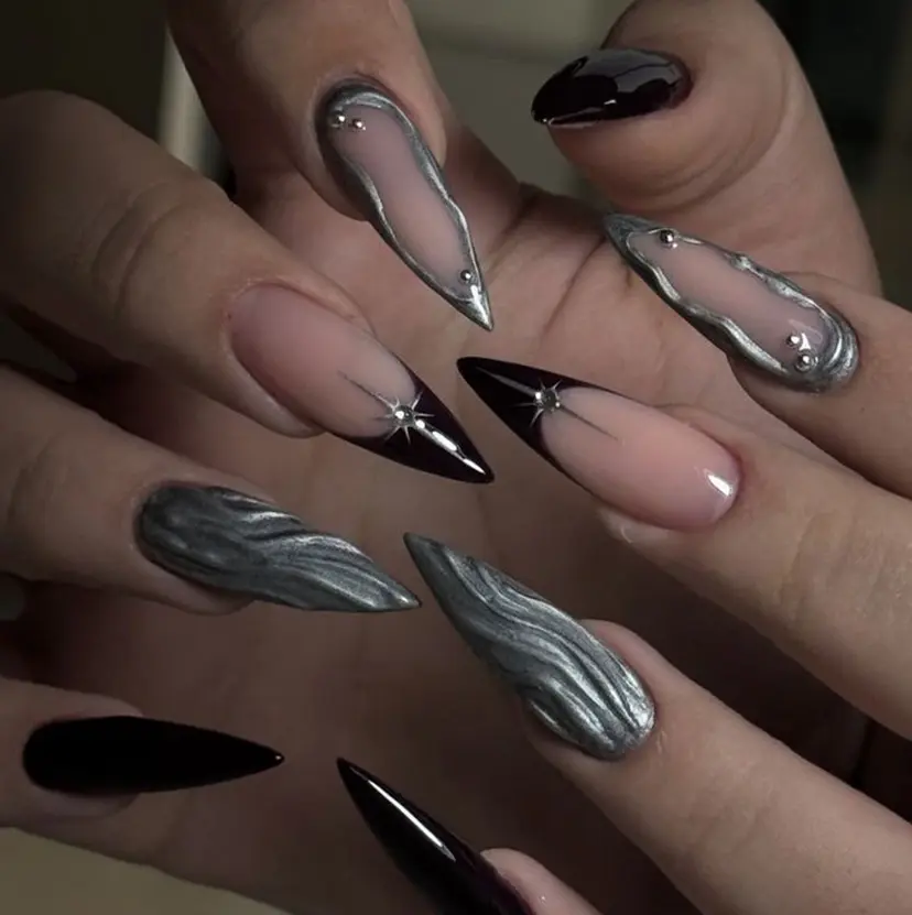 Tira Nailの掲載