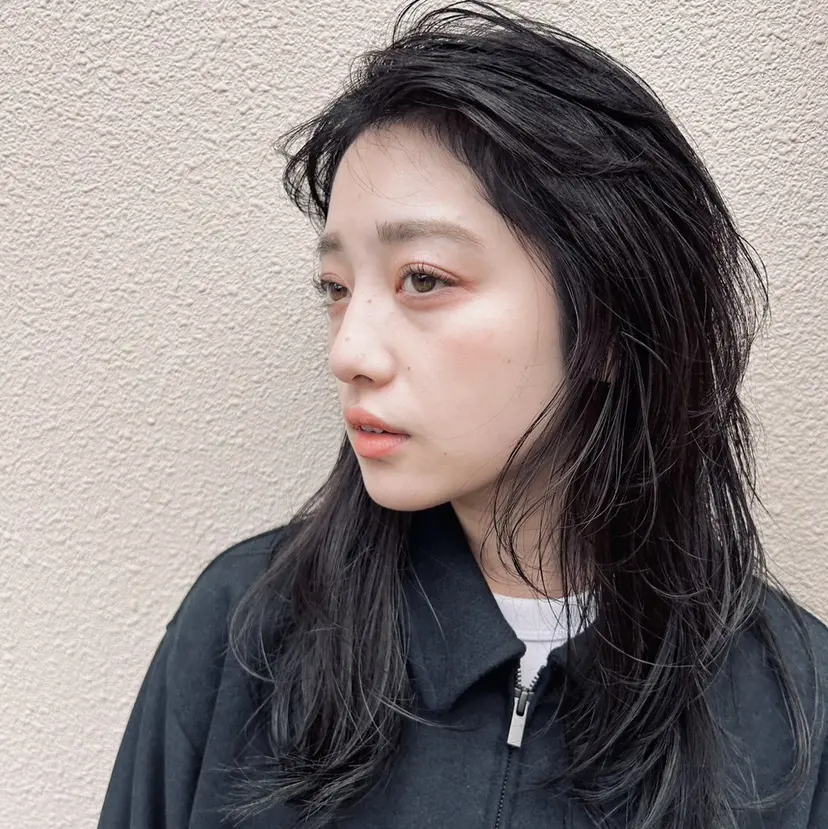 Takanishi くすみベージュカラーの掲載