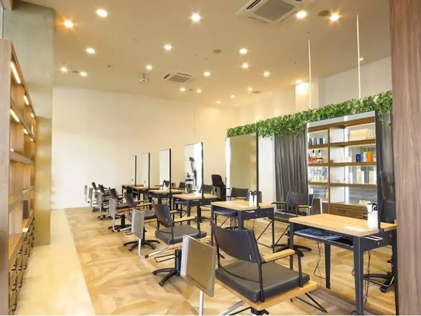 暖色カラーAYAKA 🍒🕰🤎の掲載