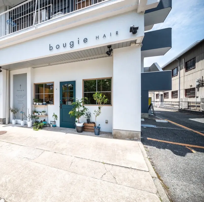 ハラちゃんカット✂︎ 透明感🩵ケアカラーの掲載