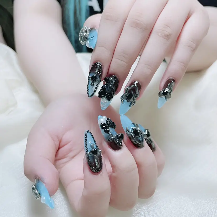 Amina nail salonの掲載