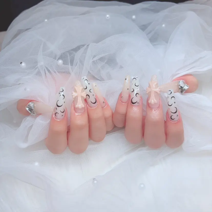 Miki 本町駅｜💅‎🤍の掲載