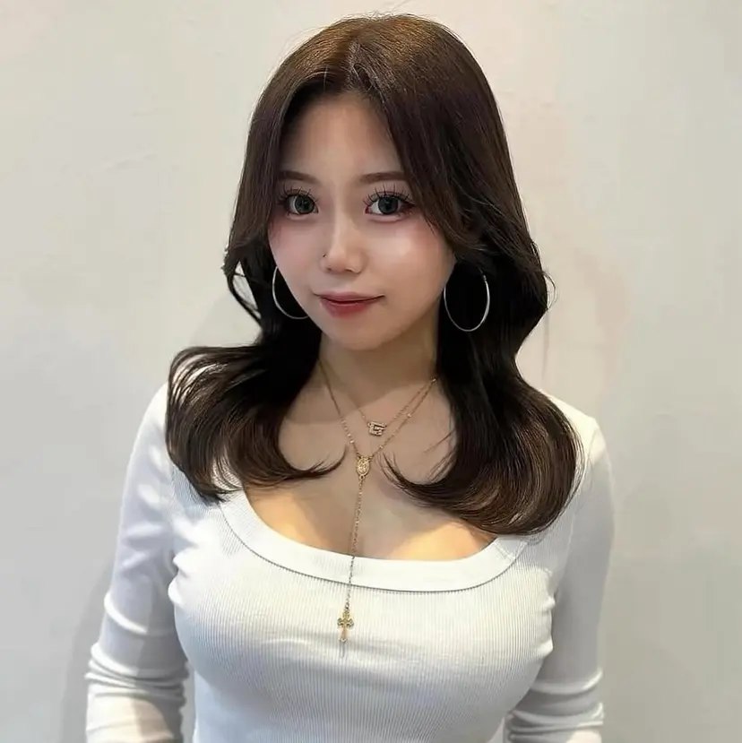 りん/ワンホン/艶髪 ／小顔顔周りカットの掲載