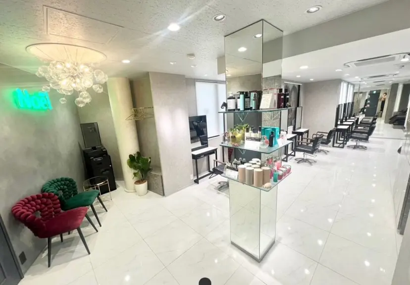 透明感カラー💙 束感まつげ🪼海月の掲載