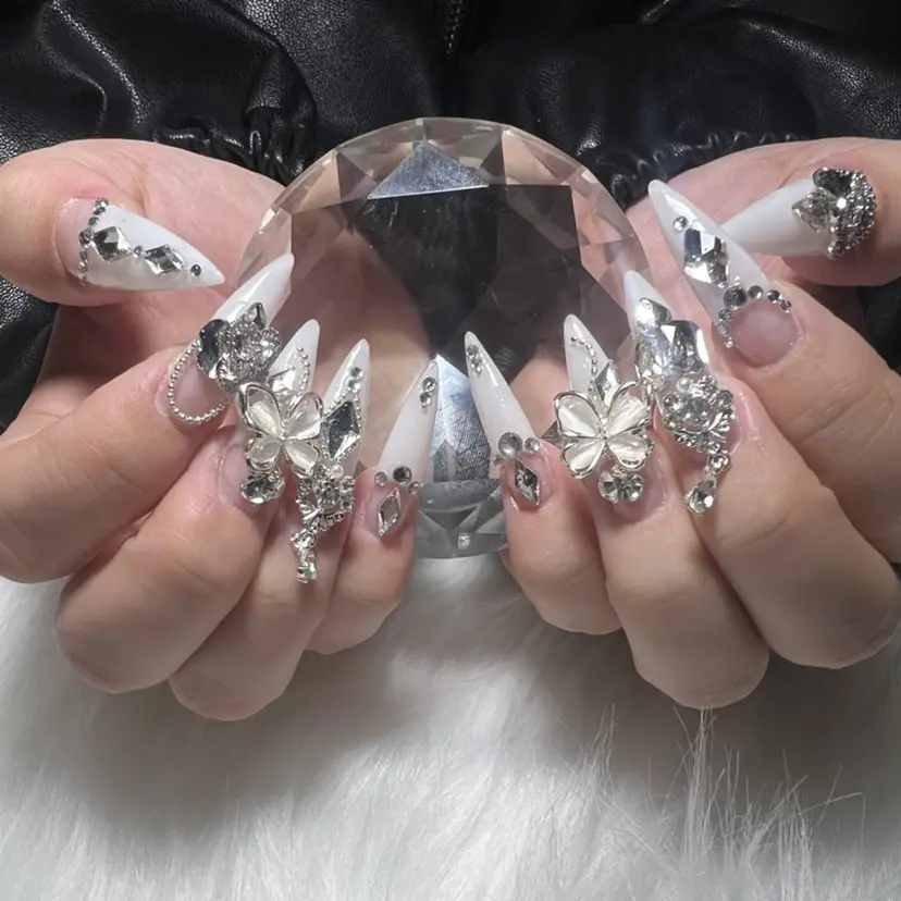 ayaka ギャルネイル🎀の掲載