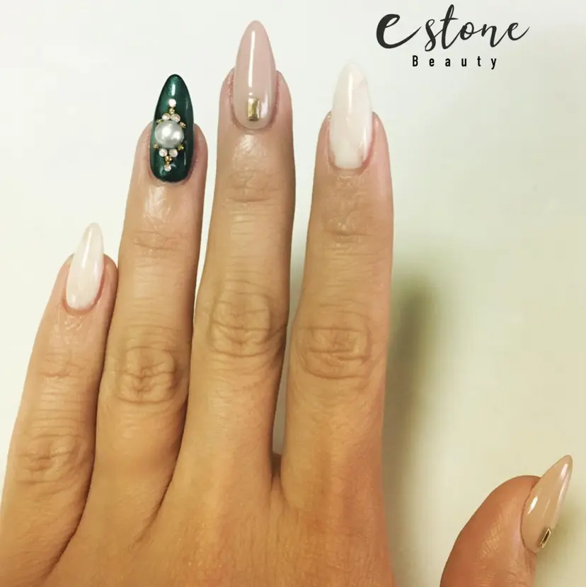 estone　岩本 有希子の掲載