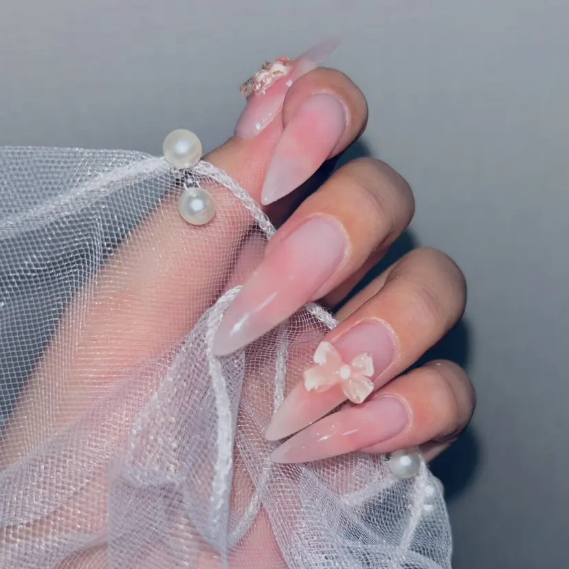 Lilith 🤍 Runaの掲載