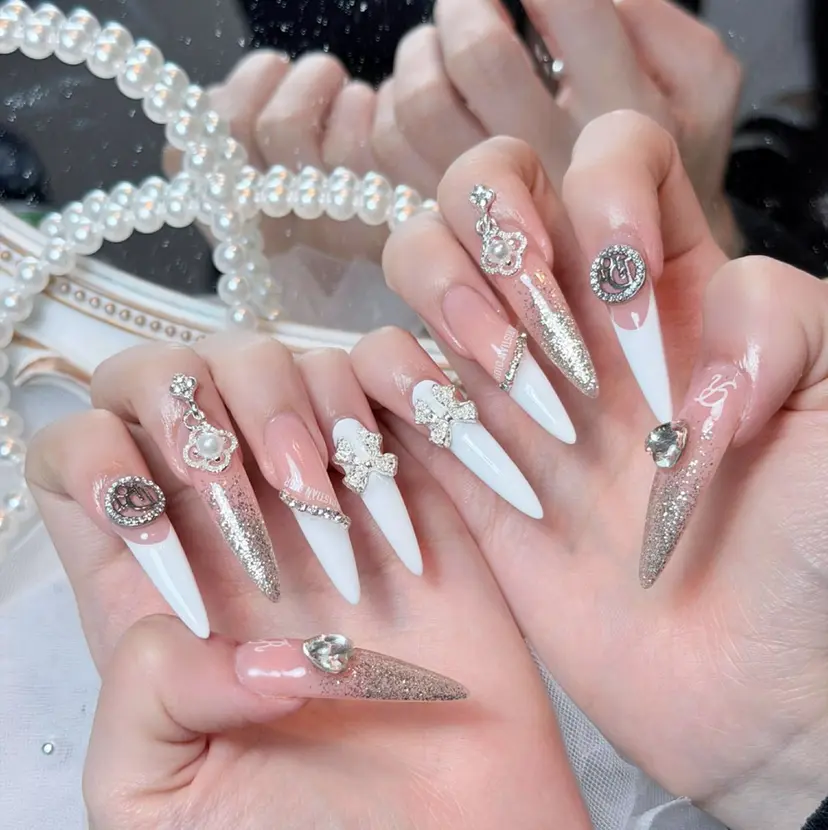 Eli Nails 新宿の掲載