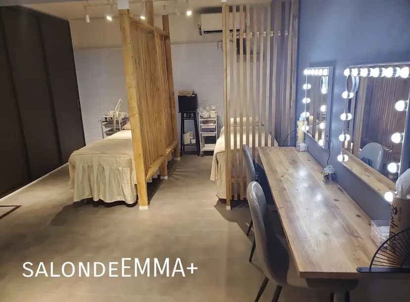 Salon  de EMMA+高橋の掲載