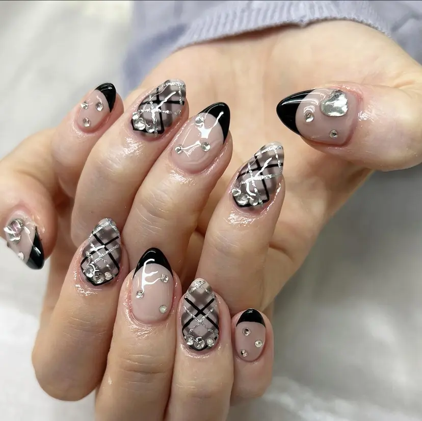 SATO 🎠🫧 痛ネイル/3Dパーツの掲載