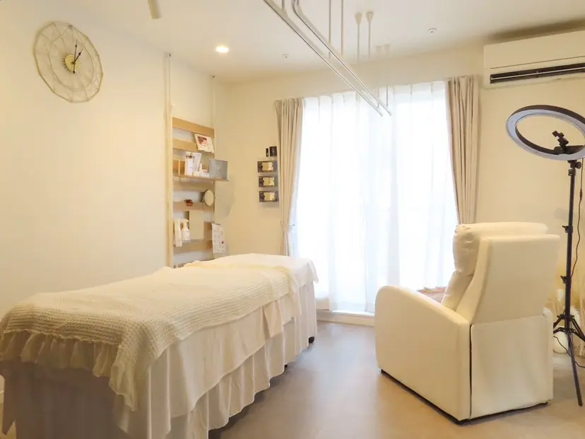 左右1ミリも狂わない 眉毛⭐︎Lillyの掲載