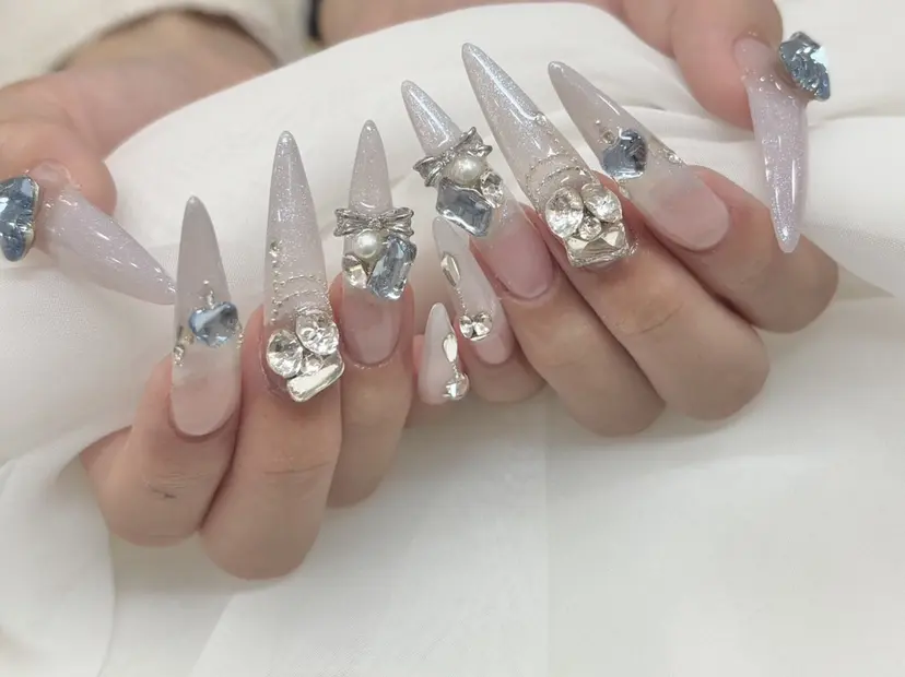 moca 京橋 ayanaの掲載