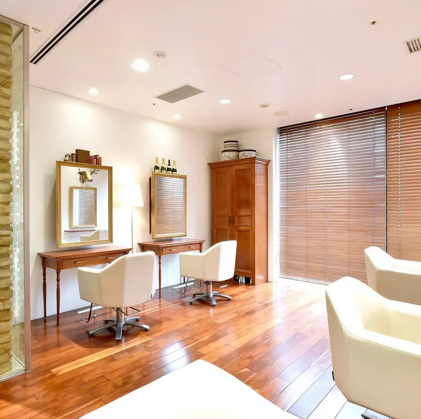 渡邉  日向子 ・レイヤー、縮毛矯正の掲載