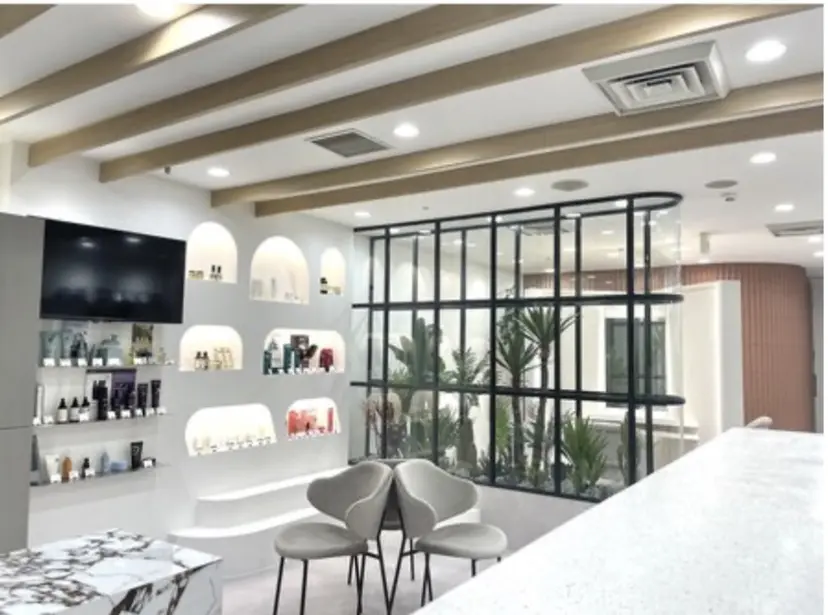 縮毛矯正/ レイヤー/ミディアムの掲載