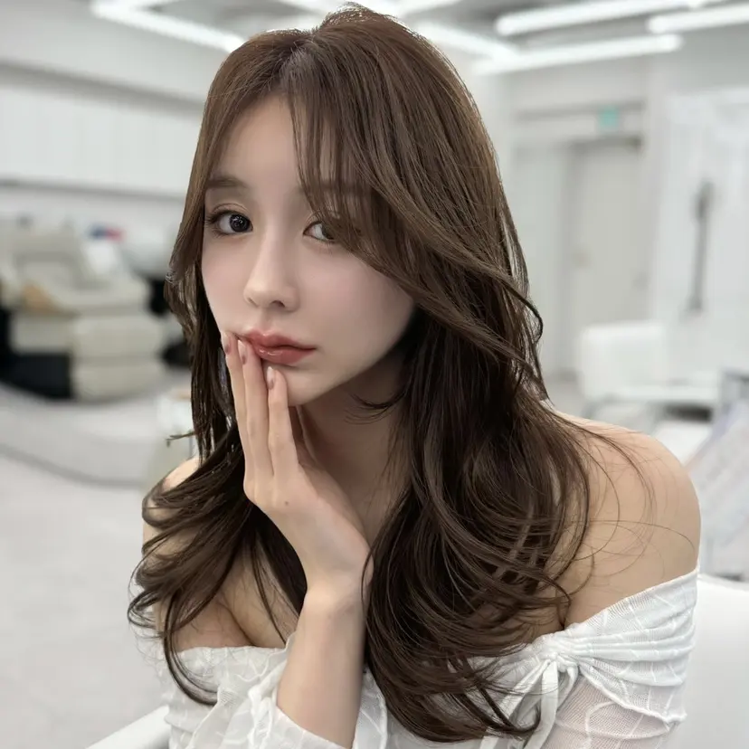 顔まわりの神様✨ 透明感カラー藤嶋秀幸の掲載