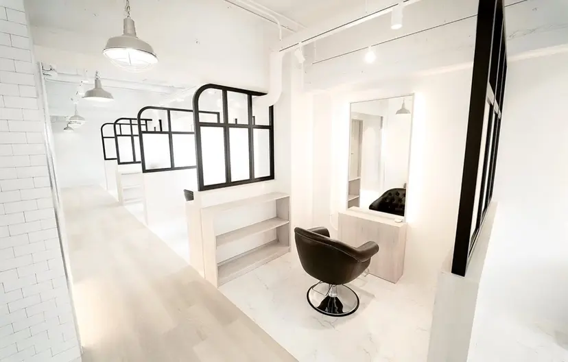 emi/髪質改善/ 韓国風/艶カラーの掲載