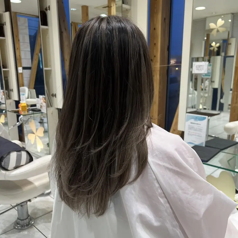 山下竣介 ヘアカラー専門美容師の掲載