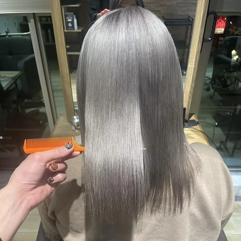 艶髪ハイトーン特化 梅田美容室SLYの掲載