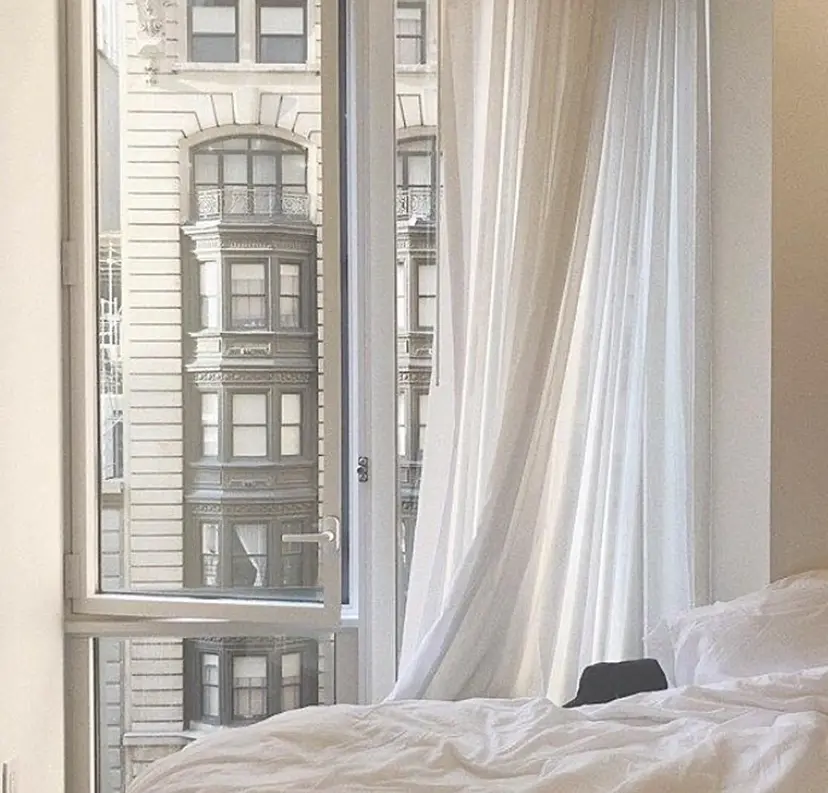 岩戸優奈 束感まつげ ピンク/ベージュの掲載