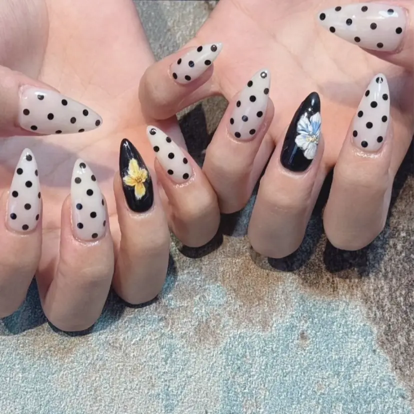 brodia nails m_riの掲載