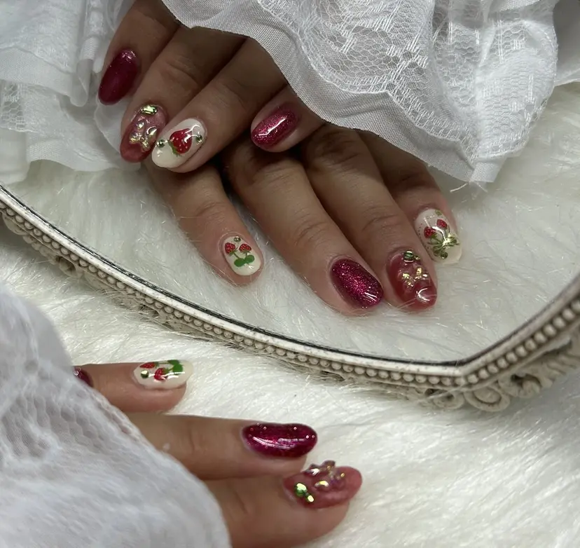 holly nailの掲載