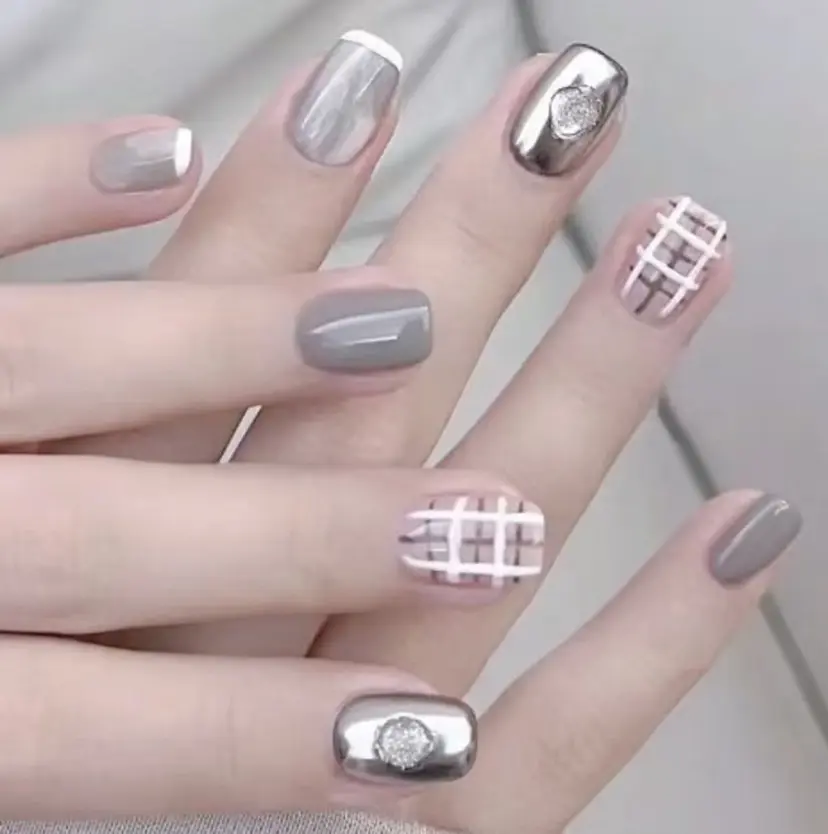 H3 Nail Tsuki🦋💙の掲載