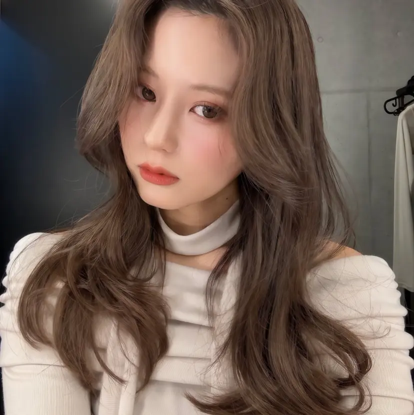 韓国レイヤーカット/ くすみカラー/モモの掲載