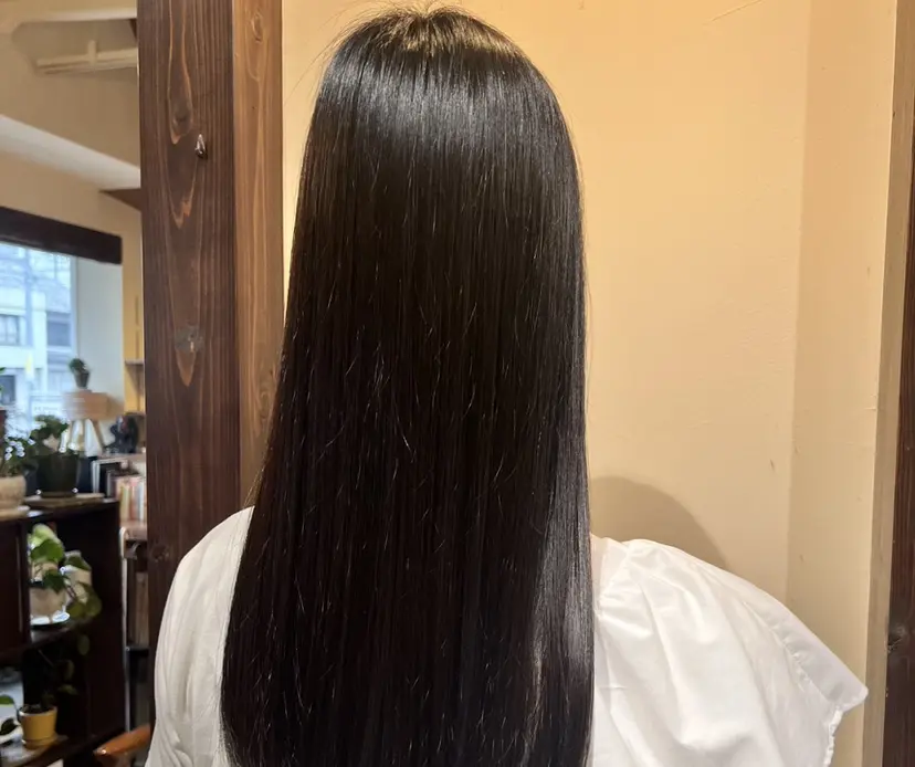 まゆ | 艶カラー | ストレートの掲載