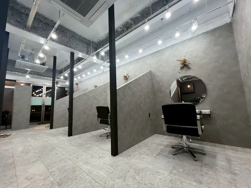 髪質改善/縮毛矯正/ ブリーチ/荊尾の掲載