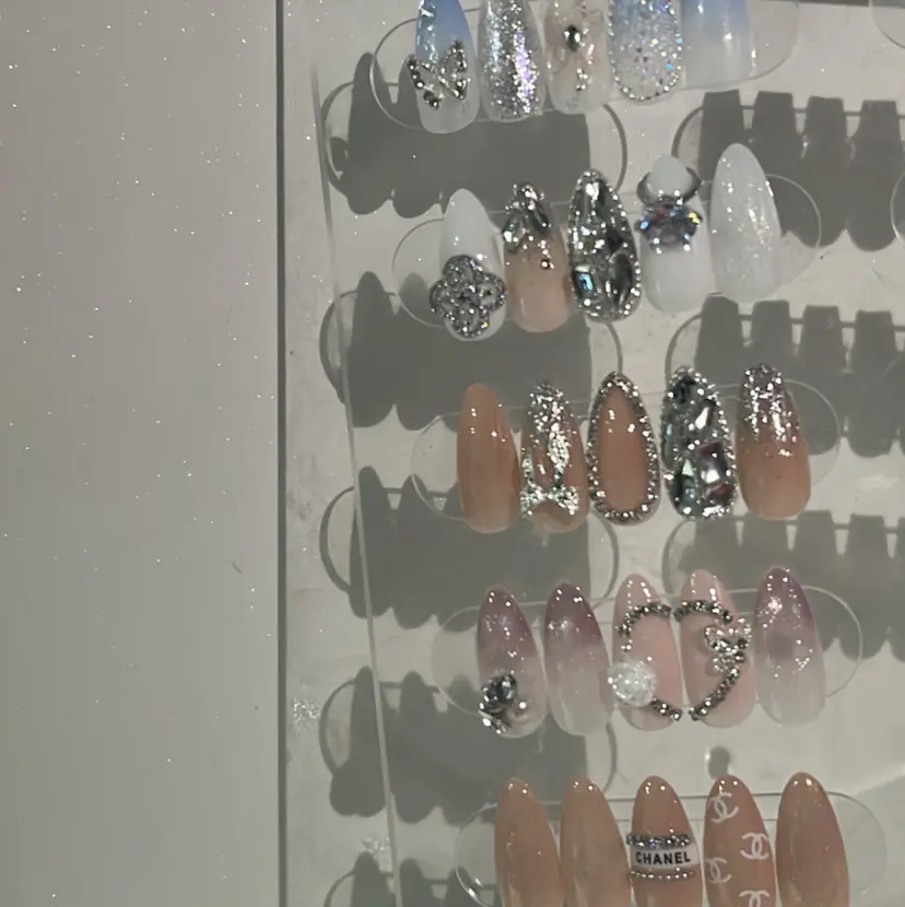 pyuna. nailの掲載