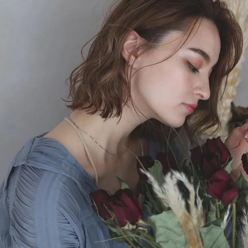 nui三宮 白髪ぼかしモデルの掲載