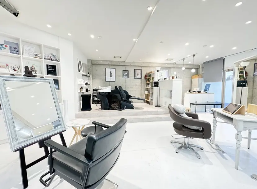 MANA艶髪 暖色カラー/髪質改善の掲載