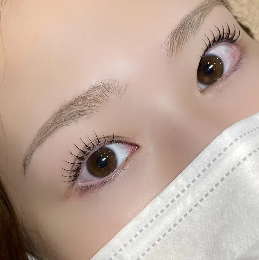 hre's eye ELINAの掲載