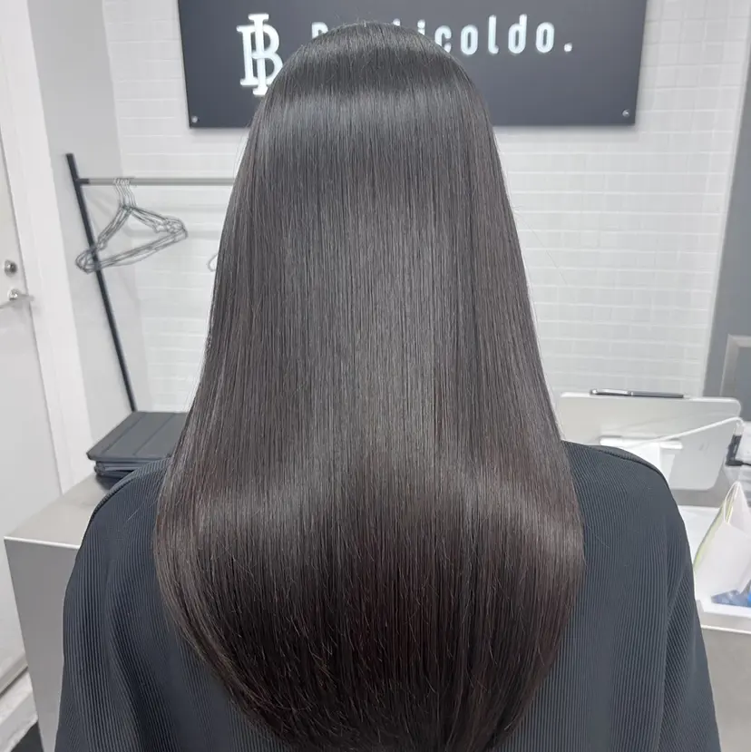 ブリーチ、縮毛 髪質改善　宮城一真の掲載