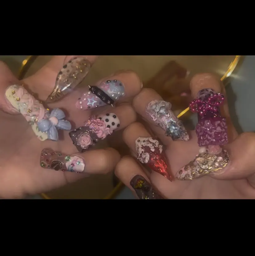 ᗷᗩᑎSᗩ ᑎᗩIᒪ ՏᗩᒪOᑎの掲載