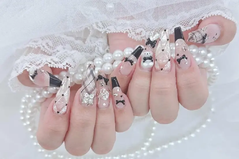 Aily Nail Akaneの掲載