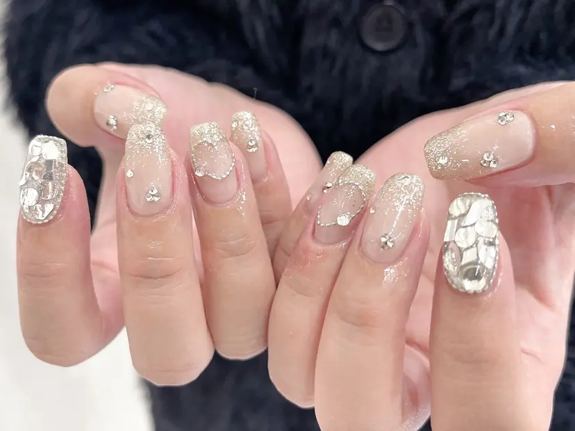 🤎mini 🤍可愛らしいネイルの掲載