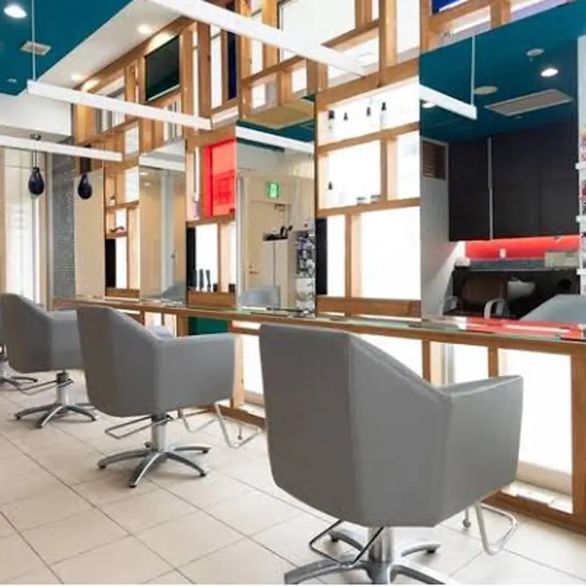 レイヤーカット/ 縮毛矯正/海音の掲載