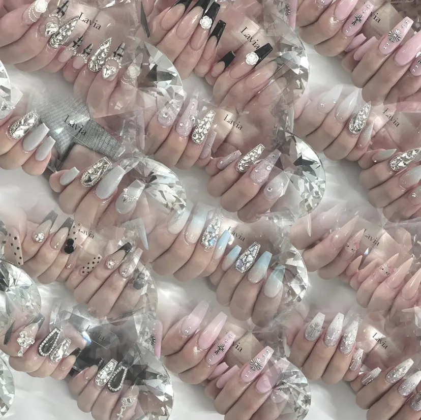 lavia🖤 ayumiの掲載