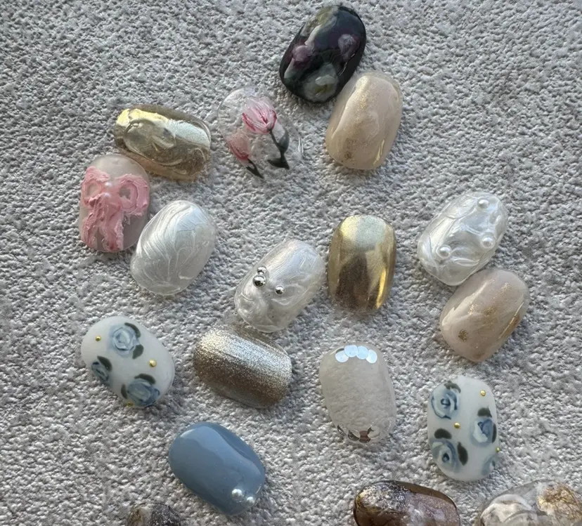 A’arone nailの掲載