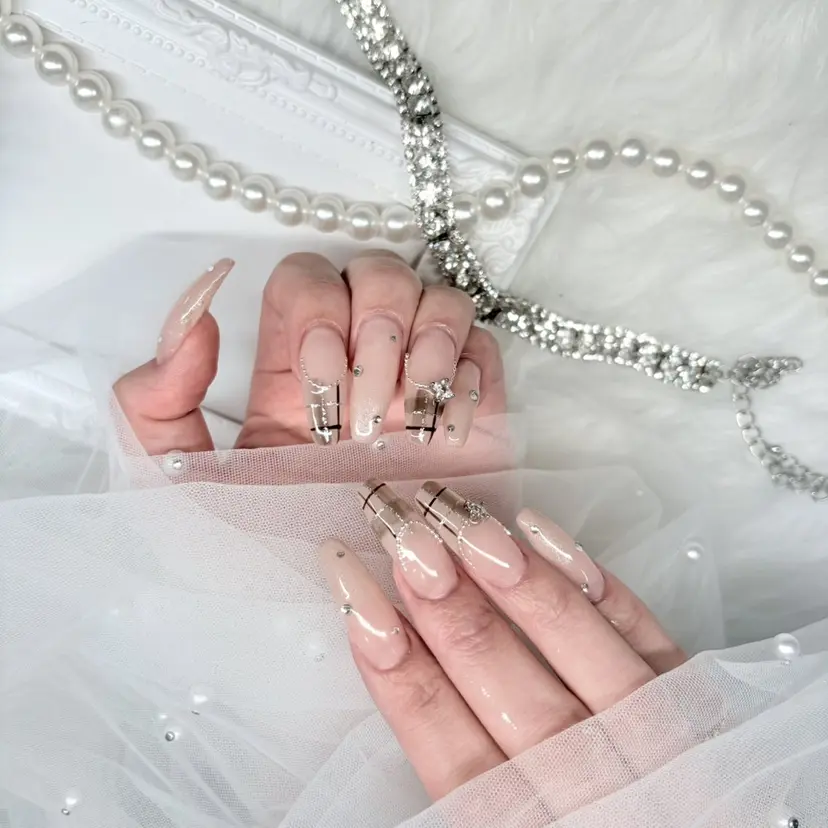 AISHA ︎︎の掲載