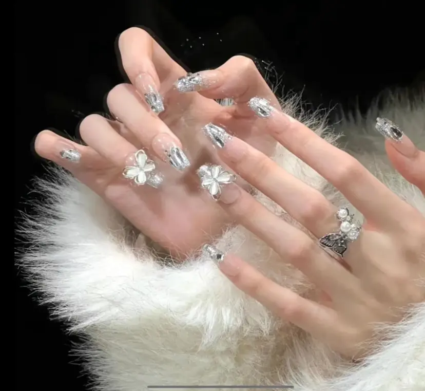 YUMI ニュアンスnailsの掲載