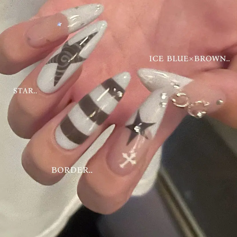 MINAMI໒꒱ Y2K、韓国ガーリーの掲載