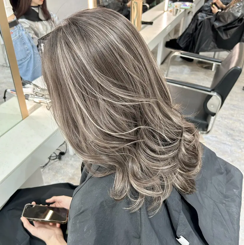 ハイライト白髪ぼかし メンズパーマ渋谷の掲載