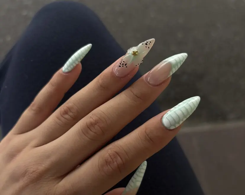 yuria 🎀海外ネイル🌺の掲載