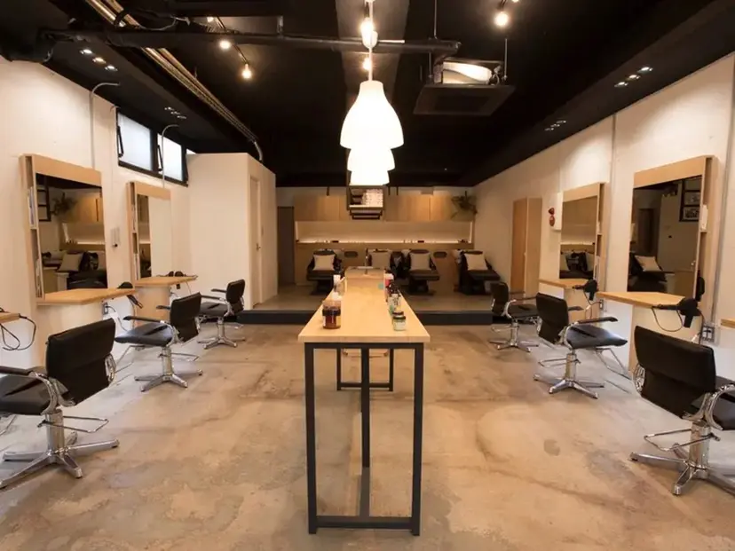 ダブルカラー寒色系 ボリューム改善ハヤトの掲載