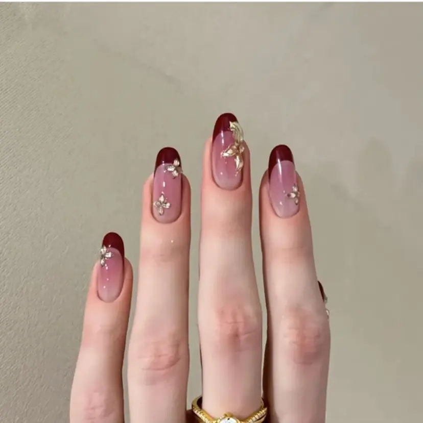 MoonNail モモの掲載