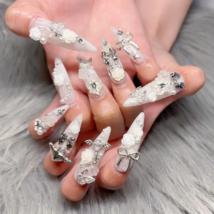 pomy nail CHISAKIの掲載