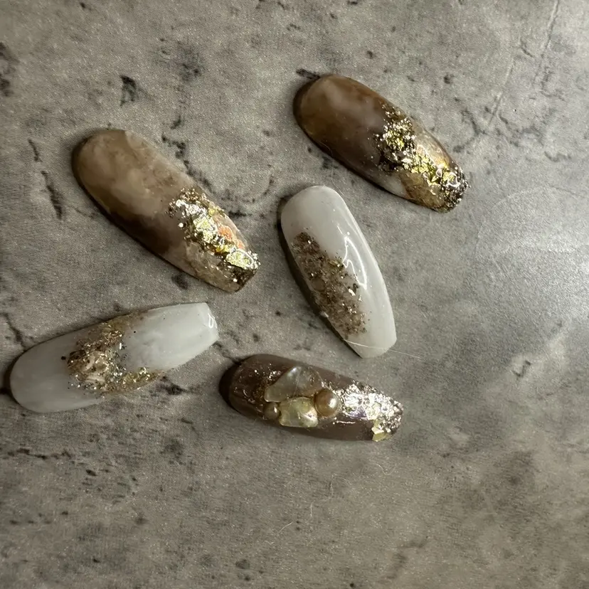 Lurina Nailの掲載