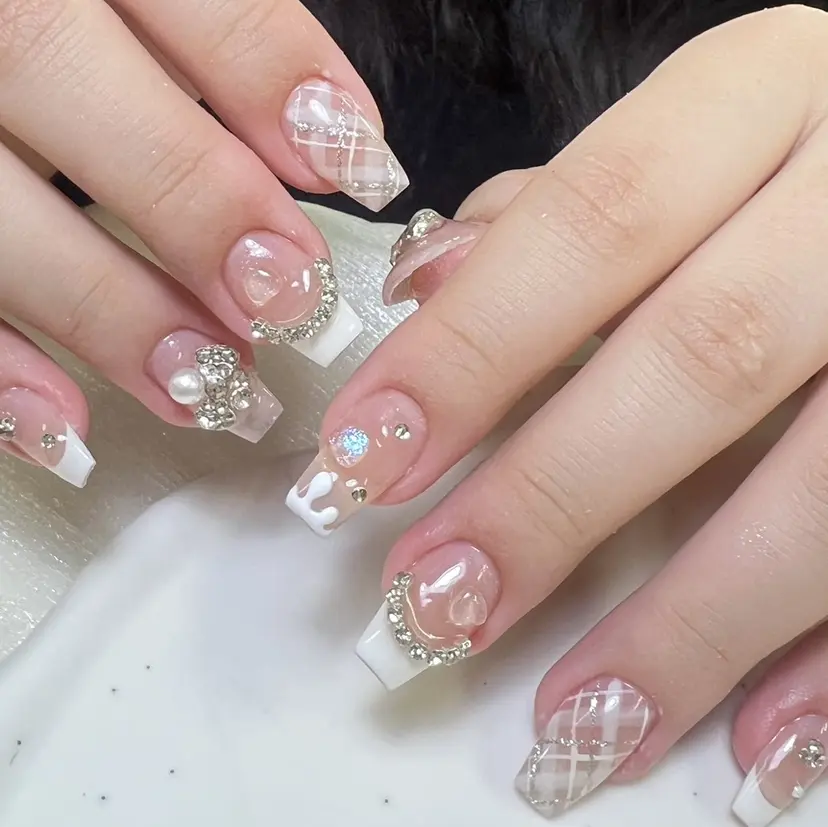 Lumiereva nail salonの掲載